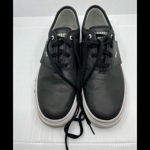 Mint condition only worn few times puma walking shoes